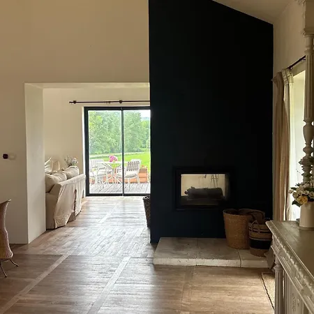 Дом отдыха Quiet Countryside House & Secure Garden